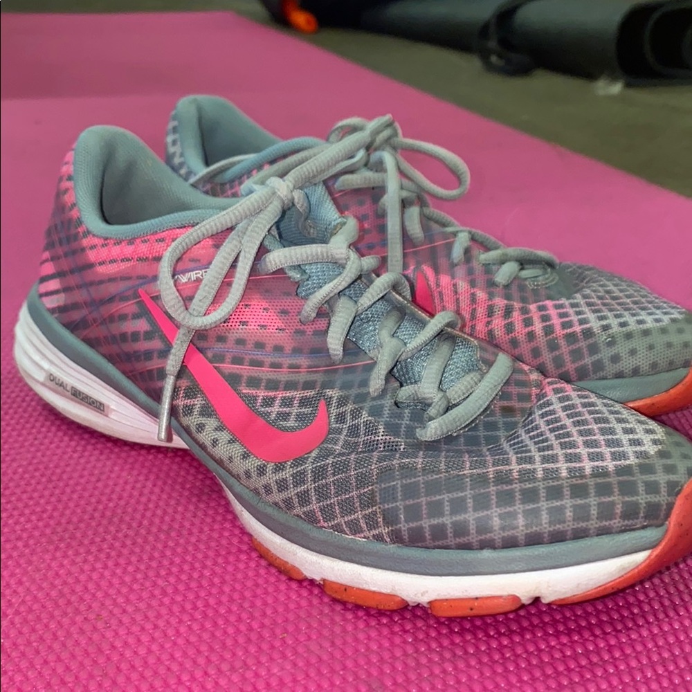 Nike Women's Athletic Shoes in Pink and Gray